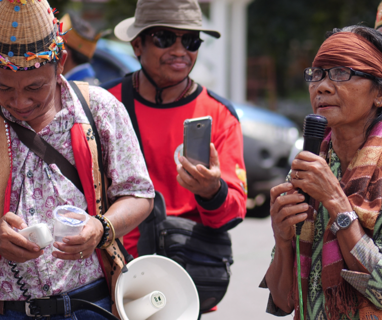 Protesta de indígenas Dayak