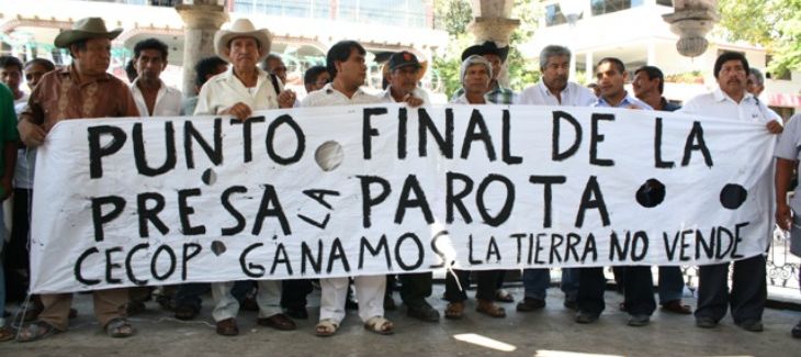 Activistas campesinos protestan contra presa