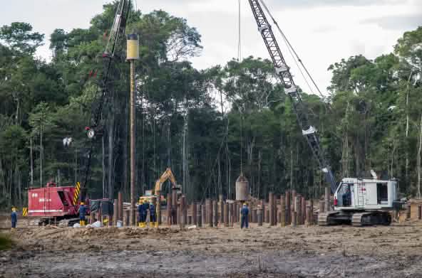 Infraestructura para la extracción petrolera en el Parque Nacional Yasuní
