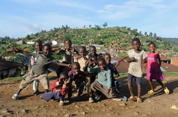 Niños de la comuna de Kanyabayonga, en el este de RD Congo