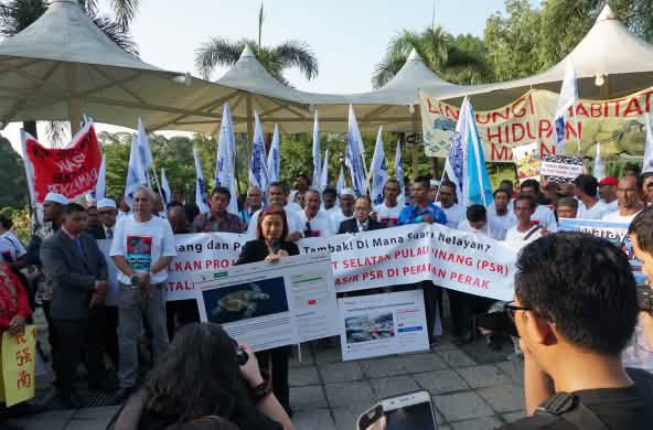 Marcha al Parlamento de Malasia para protestar contra el proyecto de construcción en Penang South (PSR) propuesto por el gobierno de Penang.