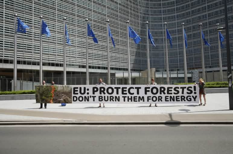 Entrega de petición en la Comisión Europea, Bruselas