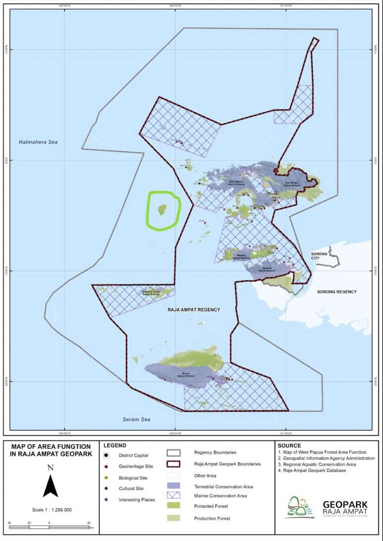 La isla de Gag, señalada en verde, se encuentra fuera de los límites del geoparque, marcados en lila Mapa del geoparque Raja Ampat