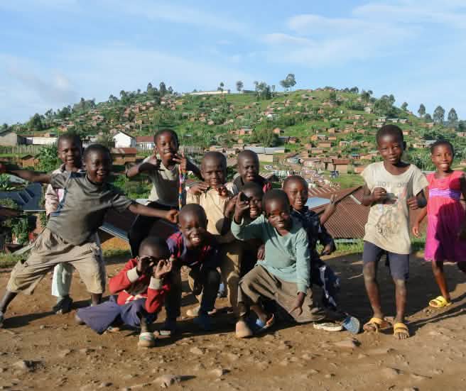 Niños de la comuna de Kanyabayonga, en el este de RD Congo