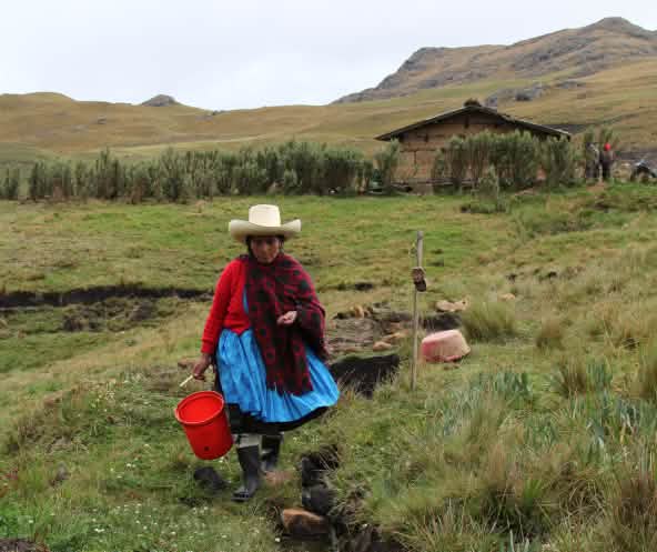 Máxima Acuña en su predio