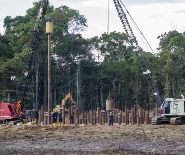 Infraestructura para la extracción petrolera en el Parque Nacional Yasuní
