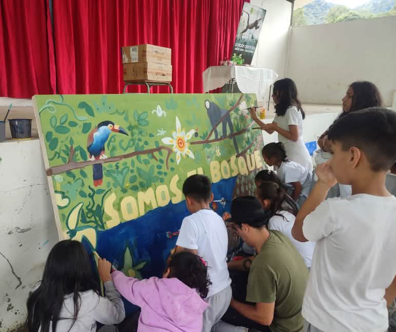 Las actividades de los cursos son muy diversas Pintando en defensa de los bosques