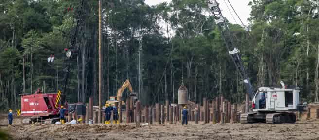 Infraestructura para la extracción petrolera en el Parque Nacional Yasuní