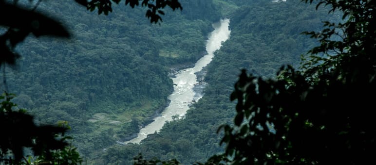 Territorio A'i Cofán afectado por actividades mineras, entre otras actividades extractivas