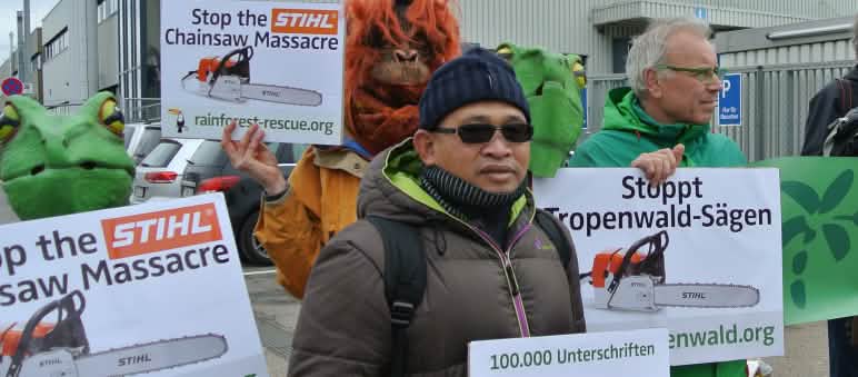 Manifestación ante la sede de Stihl en Stuttgart