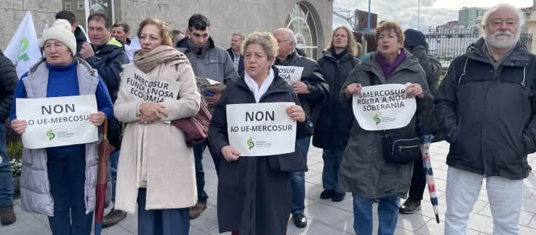 Agricultoras y agricultores protestan en galicia contra el acuerdo UE Mercosur