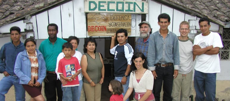 Miembros de Salva la Selva con miembros de Defensa Ecológica de Intag DECOINen Intag, en 2005