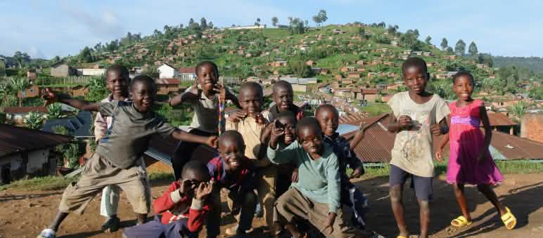Niños de la comuna de Kanyabayonga, en el este de RD Congo