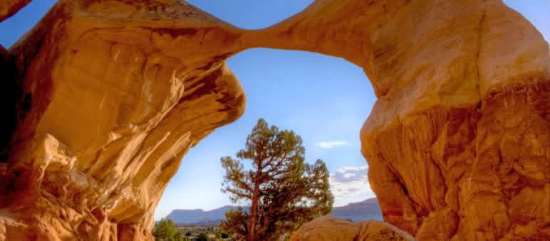 Arco Metate -Monumento Nacional Grand Staircase-Escalante en Utah, Estados Unidos