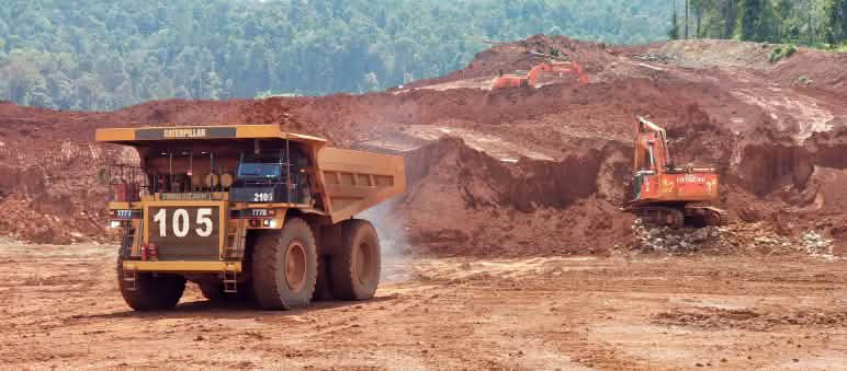 La transición energética eleva la demanda de materias primas que se encuentran en los países tropicales del Sur global, a menudo en selvas de gran valor ecológico. Extracción de níquel en Indonesia