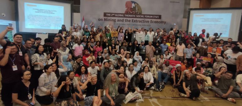 Grupo participante en el Foro Social Temático sobre Minería y Economía Extractiva en Semarang, enre el 17 y el 20 de Octubre de 2023