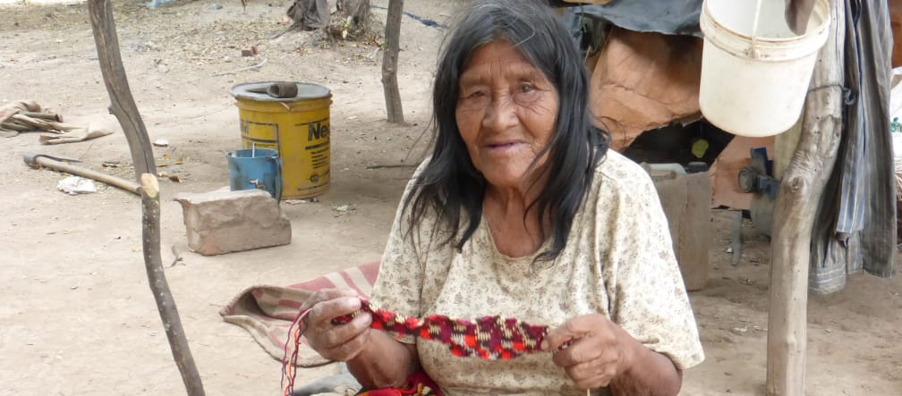 Mujer artesana de la comunidad Wonta-Santa Rosa