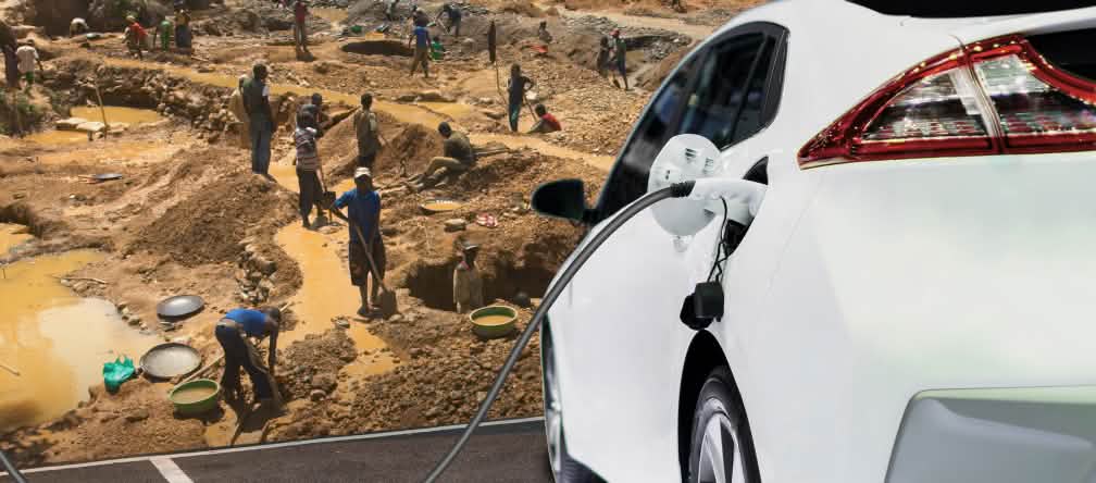 Los coches convencionales son muy perjudiciales para los seres vivos, el medio ambiente y el clima. Pero también la proclamada alternativa, los automóviles eléctricos, igualmente causan graves problemas. Fotomontaje: mineros en Congo y automóvil eléctrico