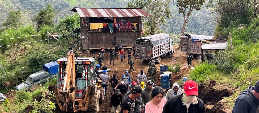 Caos en las comunidades de La Merced de Buenos Aires, Imbabura, Ecuador, a raíz de la invasión minera