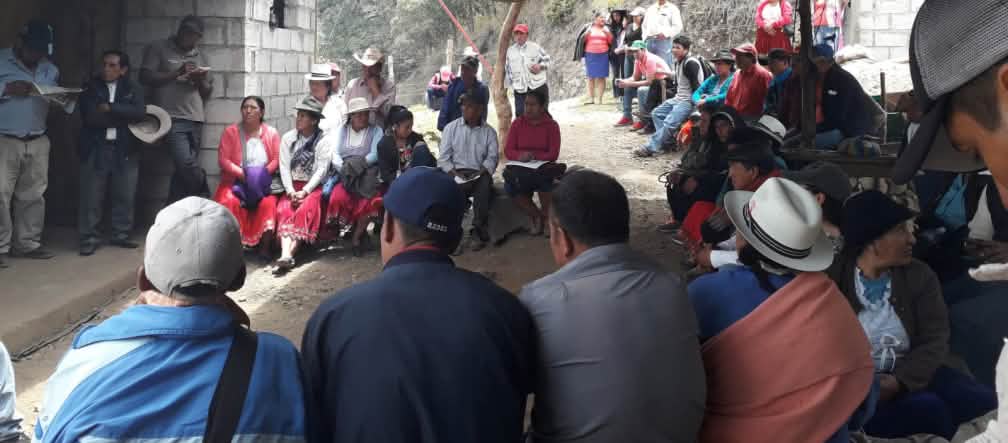 Comunidades de Molleturo están reunidas
