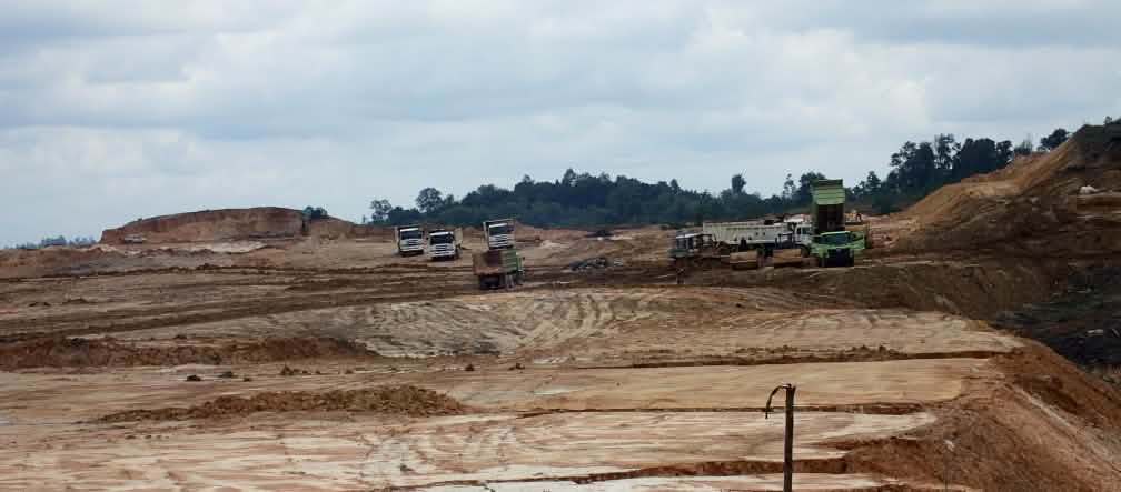 First Resources destruye la selva, cerca de Balikpapan, en la costa de Borneo