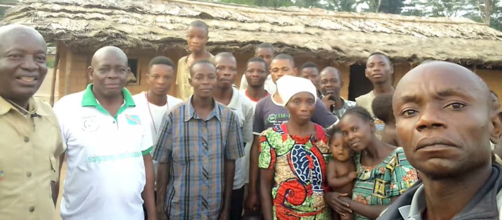 Habitantes de más de 100 comunidades se sienten amenazados por plantaciones de palma aceitera de la empresa PHC Miembros de RIAO-RDC con pobladores de Bongemba / Yahuma