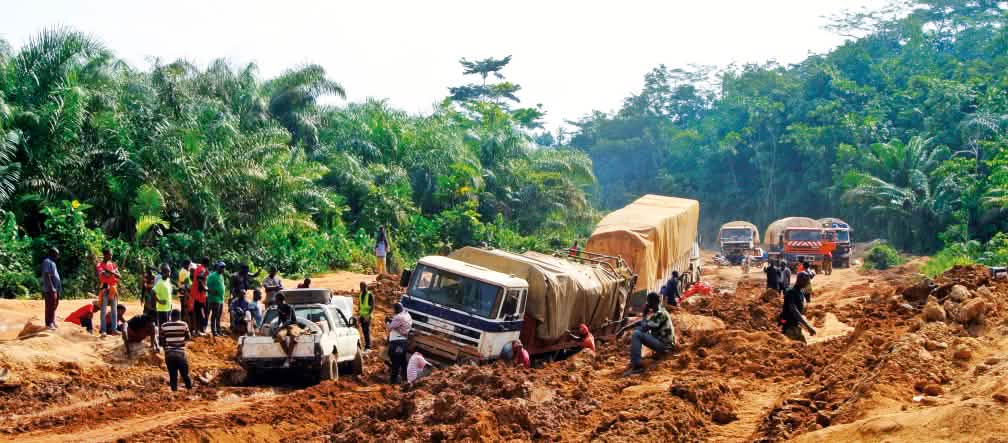 Camiones atascados en el barro, Liberia