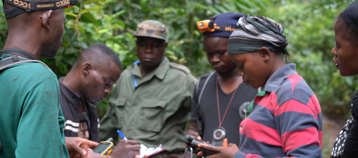 Mujeres eco guardas durante la vigilancia del Parque Nacional Grebo-Krahn en Liberia