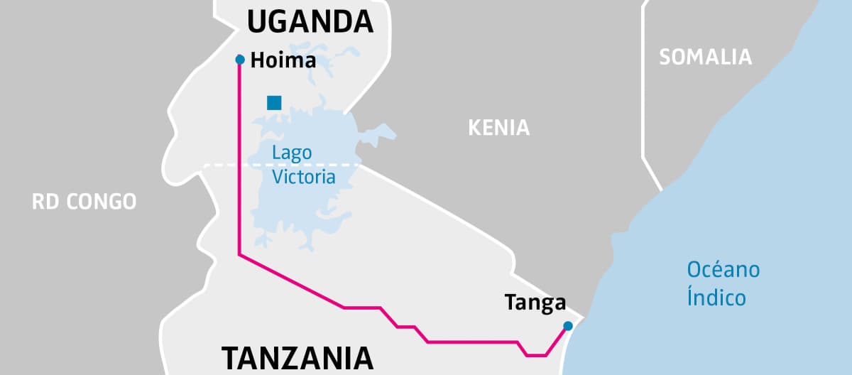 Mapa de Uganda y Tanzania que indica en color fucsia el trazado del oleoducto EACOP