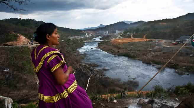 Hidroeléctrica Barro Blanco: Inundación, desplazamiento, derechos pisoteados Barro Blanco Panama - Ngöbe Bugle