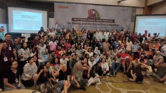 Grupo participante en el Foro Social Temático sobre Minería y Economía Extractiva en Semarang, enre el 17 y el 20 de Octubre de 2023