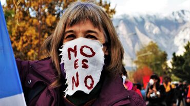 Marcha contra la minería en Esquel, Argentina, el 2 de mayo de 2020
