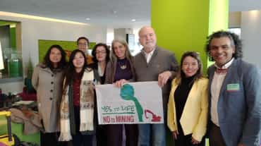 Guadalupe Rodríguez de Salva la Selva junto a compañeras y compañeros de la red YLNM y otras organizaciones, y el Relator Especial de la ONU, Michel Forst