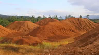 Extracción de níquel en zona protegida en Morowali, en Sulawesi.