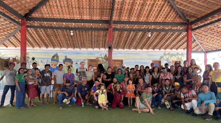 Representantes de Salva la Selva junto a CIMI, FASE y WRM escuchan testimonios de miembros de las comunidades sobre la situación de derechos humanos en el Valle de Acará, Pará, Brasil