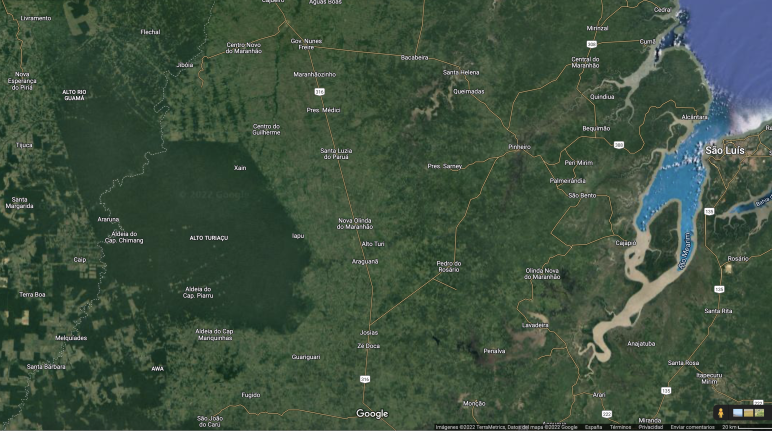 Imagen de satélite del norte del estado brasileño de Maranhão: a la izquierda, el territorio Ka’apor de Alto Turiaçu del Ka'apor, último remanente de selva en el área rodeado de zonas casi totalmente deforestadas