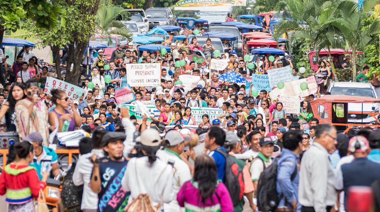 Manifestación contra el robo de tierras en Pucallpa