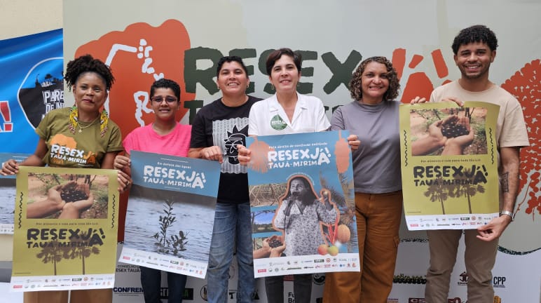 Grupo de personas exige en un evento de lanzamiento de campaña la declaración oficial de la Reserva Resex Taua Mirim
