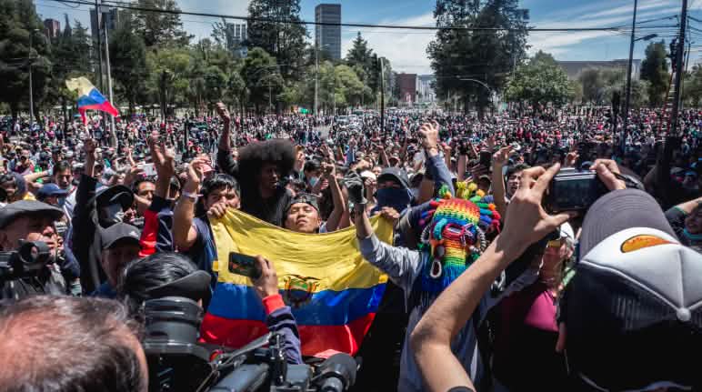 Día posterior a la firma del acuerdo entre el gobierno y el movimiento indígena del Ecuador liderado por CONAIE Protestas en Quito, Octubre 2019