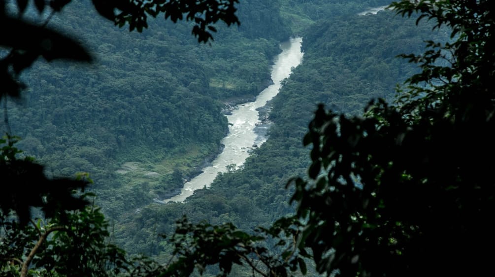 Territorio A'i Cofán afectado por actividades mineras, entre otras actividades extractivas