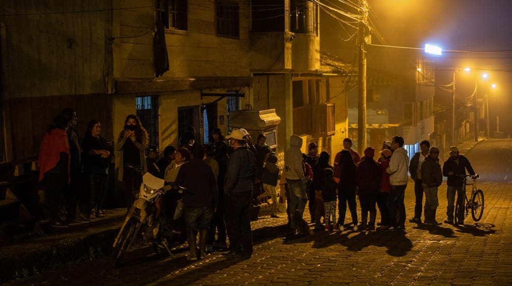 Suele haber vigilias nocturnas para evitar la entrada de la empresa minera a la comunidad