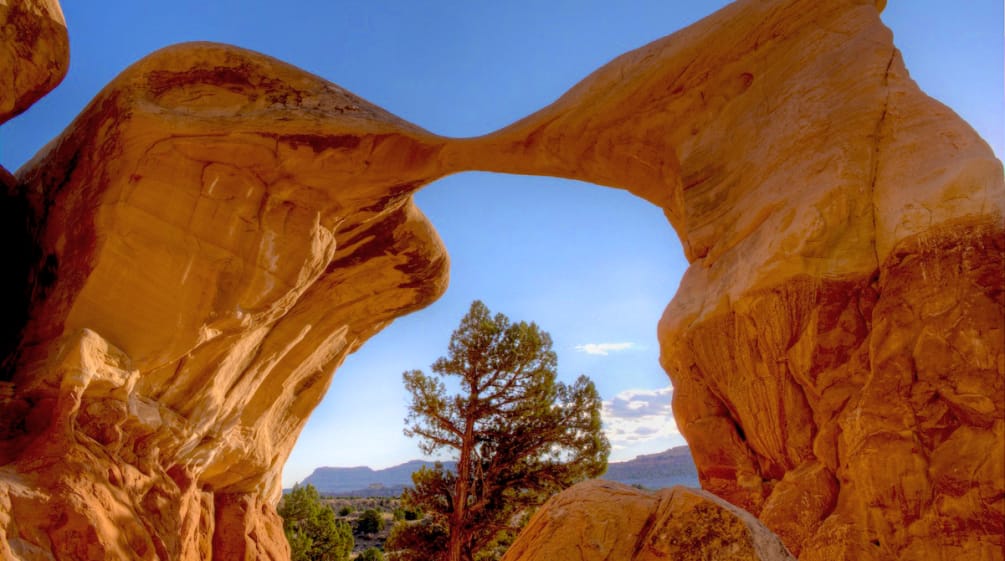 Arco Metate -Monumento Nacional Grand Staircase-Escalante en Utah, Estados Unidos