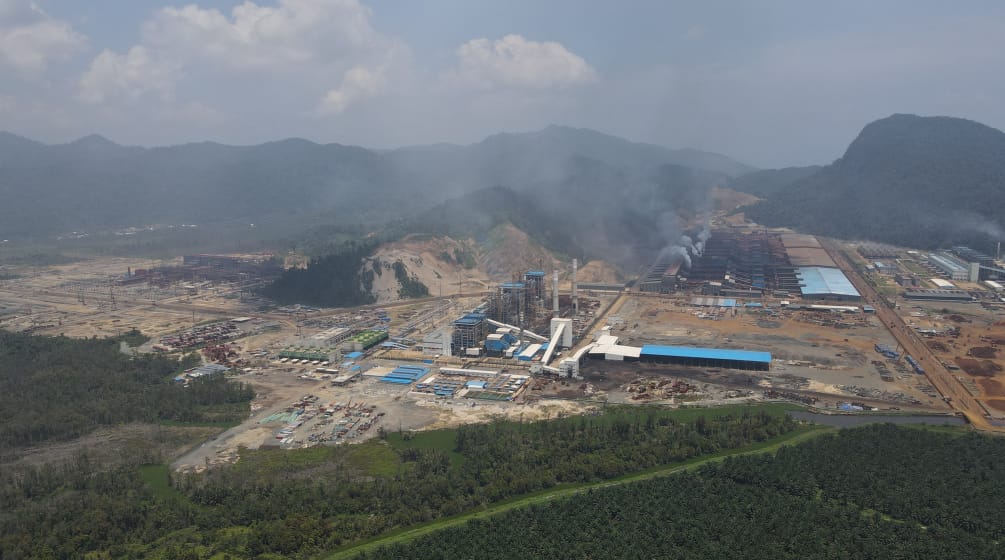 Vista aérea tomada con dron del parque industrial Morowali, en Central Sulawesi, Indonesia