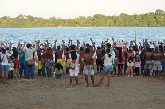 Protesta en contra de la represa el Quimbo