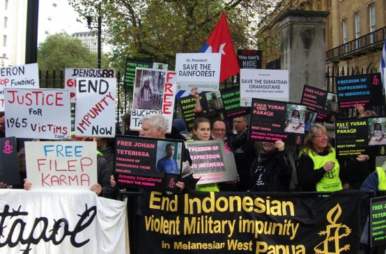Manifestación ante la visita del presidente indonesio en Londres