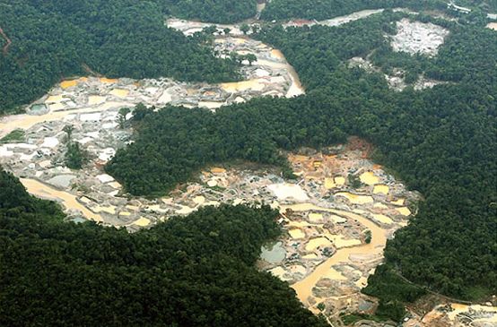 Contaminación masiva de río Dagua por vertido de metales pesados y actividad minera