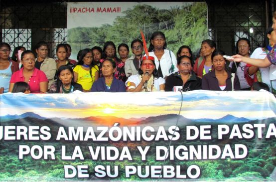 Grupo de mujeres amazónicas