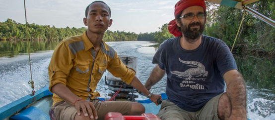 Río Areng, dos personas en bote