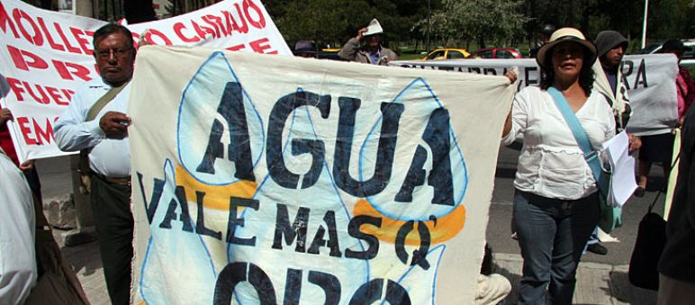 Agua vale más que Oro Protesta en Quito contra la minería contaminante