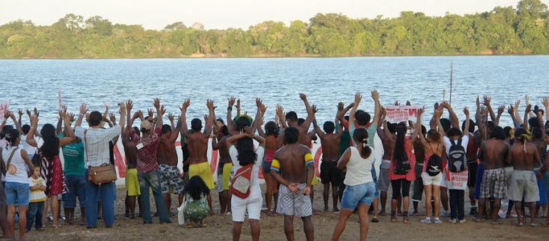 Protesta en contra de la represa el Quimbo